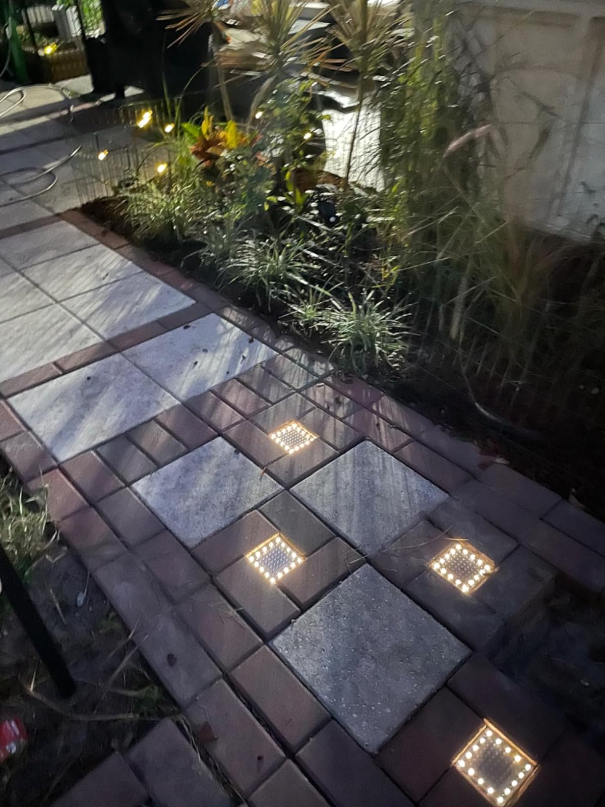 outdoor lights ground