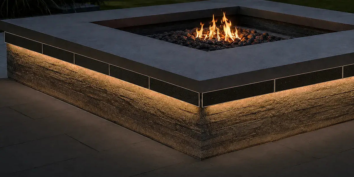 solar powered retaining wall light